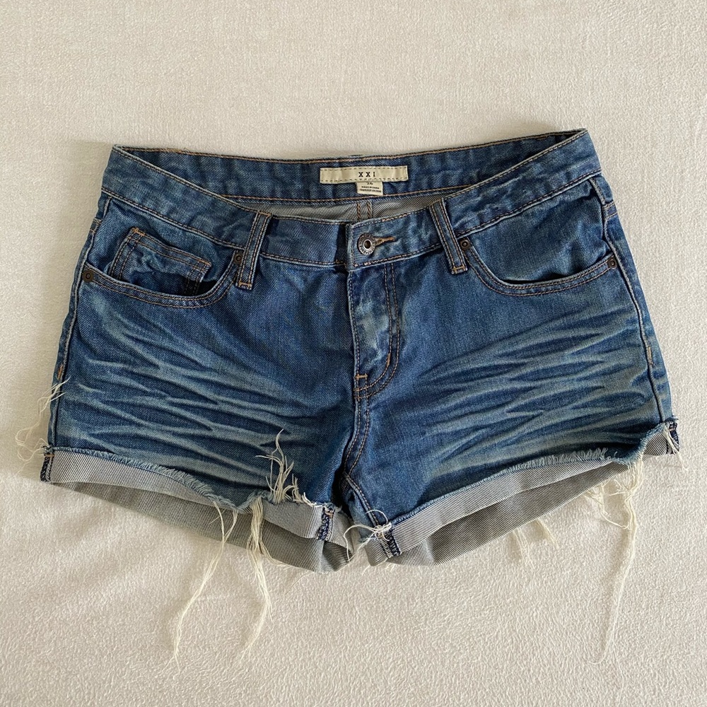 Denim shorts rolled/frayed hem F21 size 26